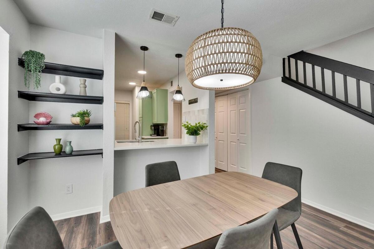 Modern Townhome * Austin
