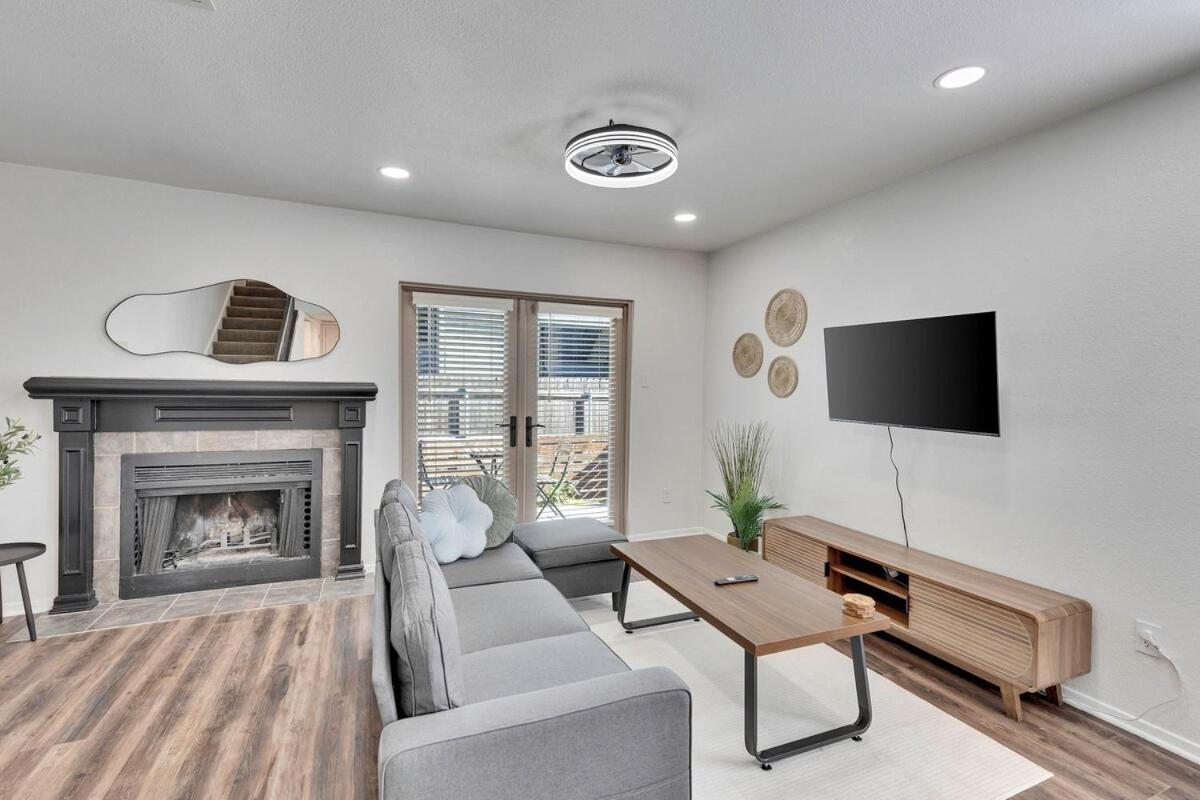 Apartment Modern Townhome *