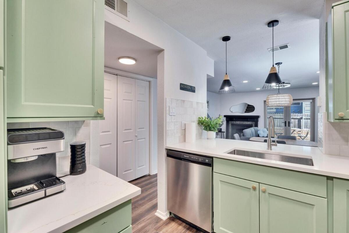 Apartment Modern Townhome Austin