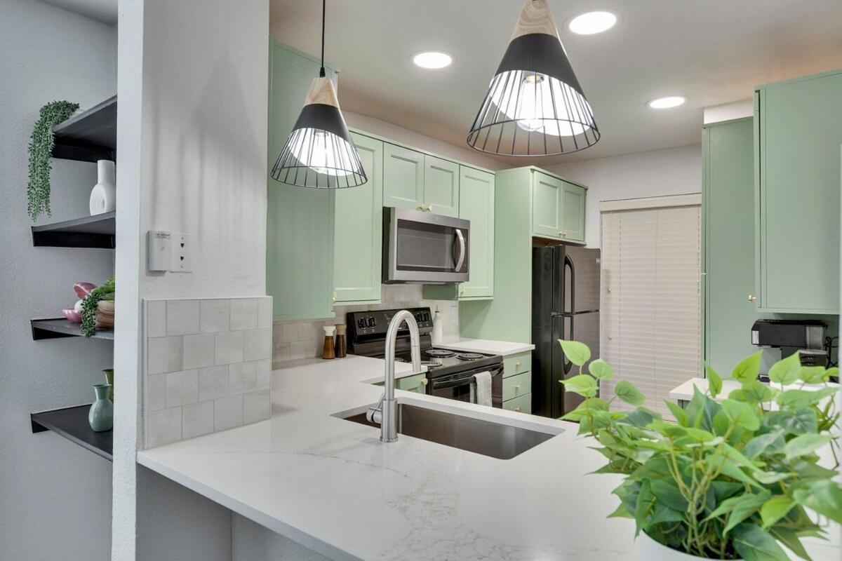 Apartment Modern Townhome *