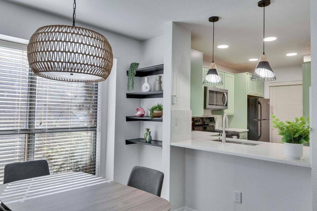 Modern Townhome Apartment